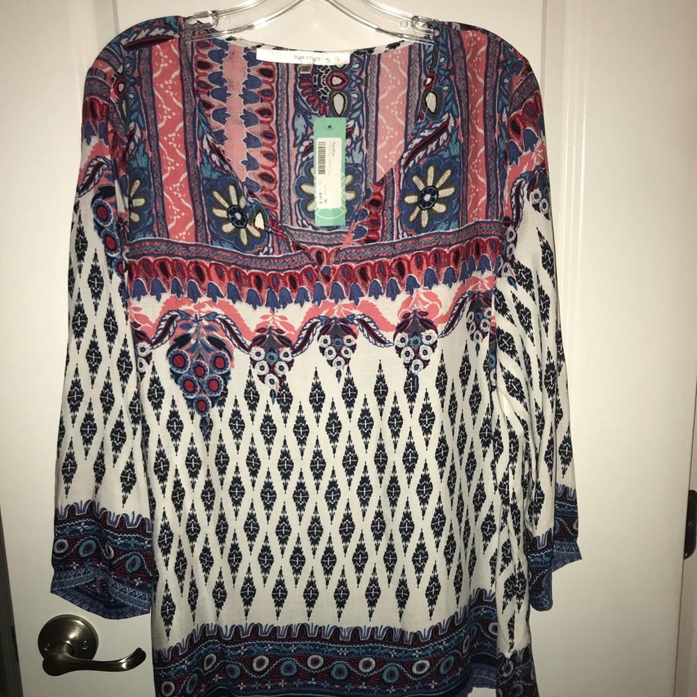 Split neck top XL BNWT So cute!